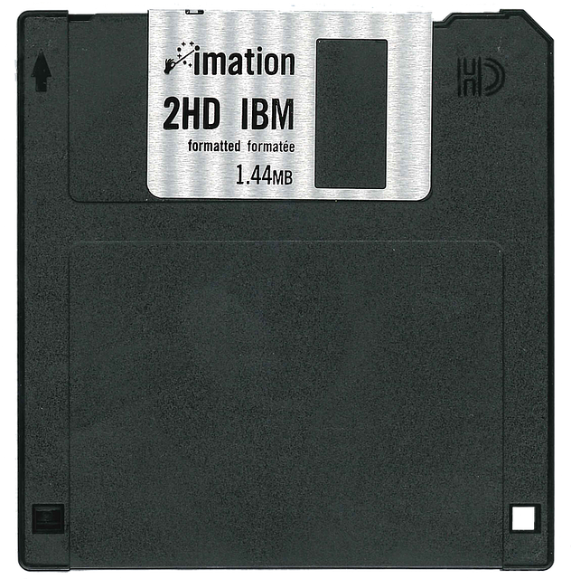 images/floppy-disk-1219954_640.png